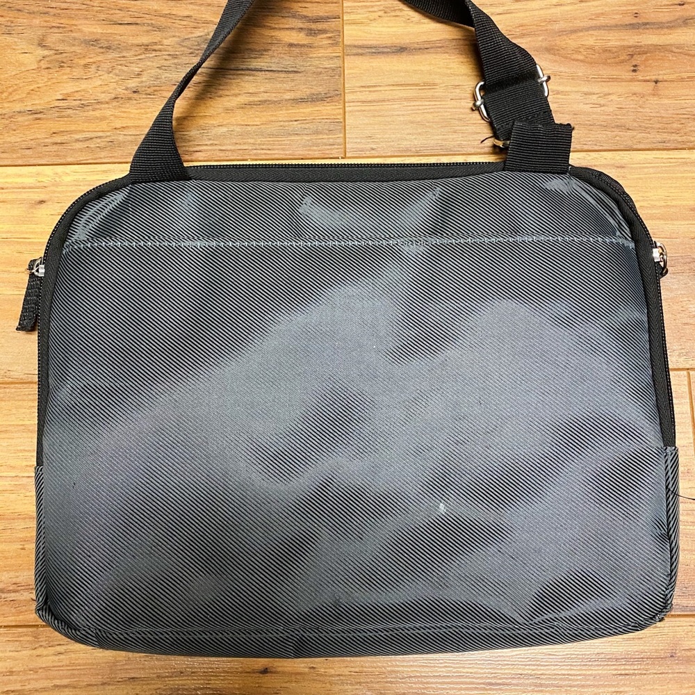 Travel Roots Satchel - Picture 5 of 7